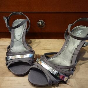 Excellent Used Elegant Silver Sparkly Mirror Rhinestone Gray Women's Sandals
